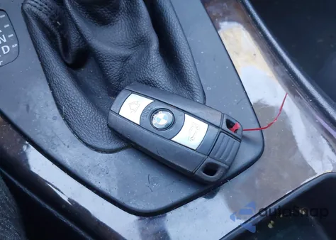 2008 BMW 328I z USA, uszkodzony, nr VIN WBAVA33548KX87995